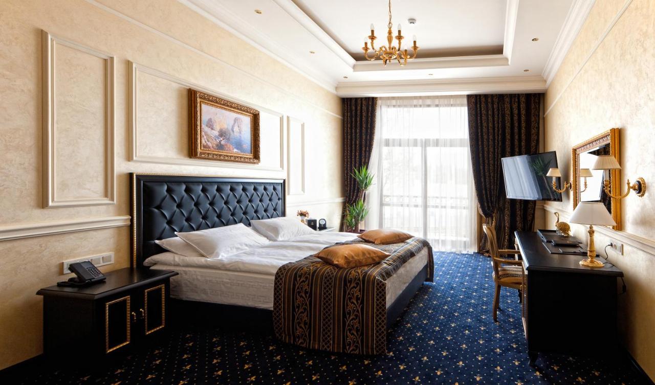 Villa Le Premier - Maestro Odessa Ngoại thất bức ảnh