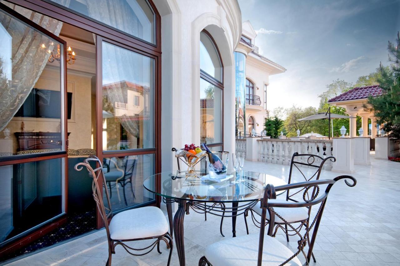 Villa Le Premier - Maestro Odessa Ngoại thất bức ảnh
